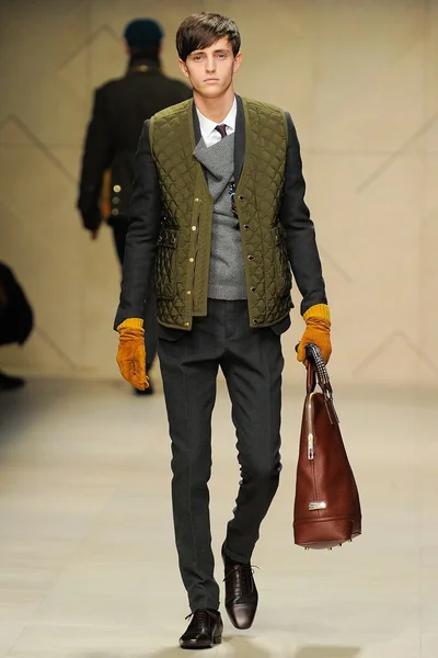 Look 19